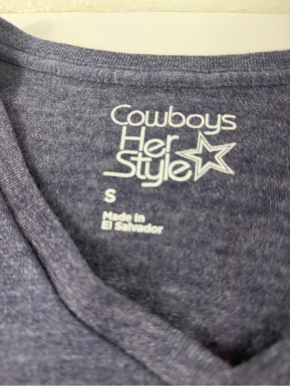 Dallas Cowboys Her Style Women’s V-Neck T-Shirt Size S Navy Blue - Picture 4 of 7